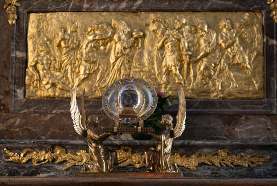Передняя часть главы святого Иоанна Предтечи в кафедральном соборе Пресвятой Богородицы г.Амьена, Франция.